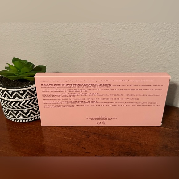 Wander Beauty Suite Escape Eyeshadow Palette - Picture 2 of 5